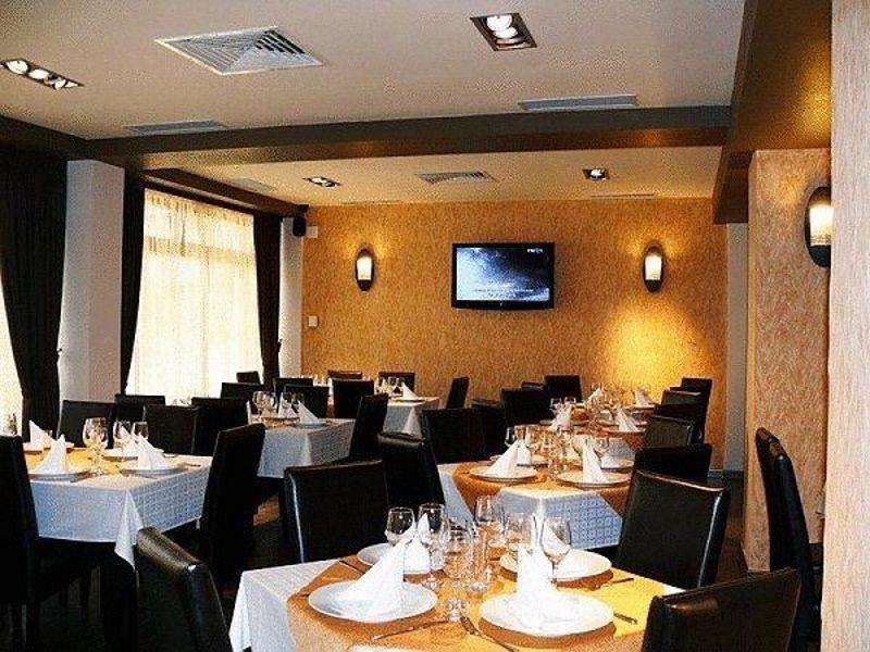 Hotel Davos 데바 레스토랑 사진